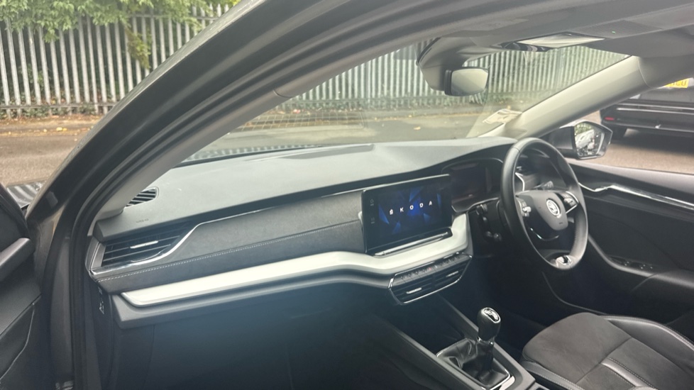 Skoda Octavia 1.5 TSI SE L 5dr Petrol Hatchback - Image 2