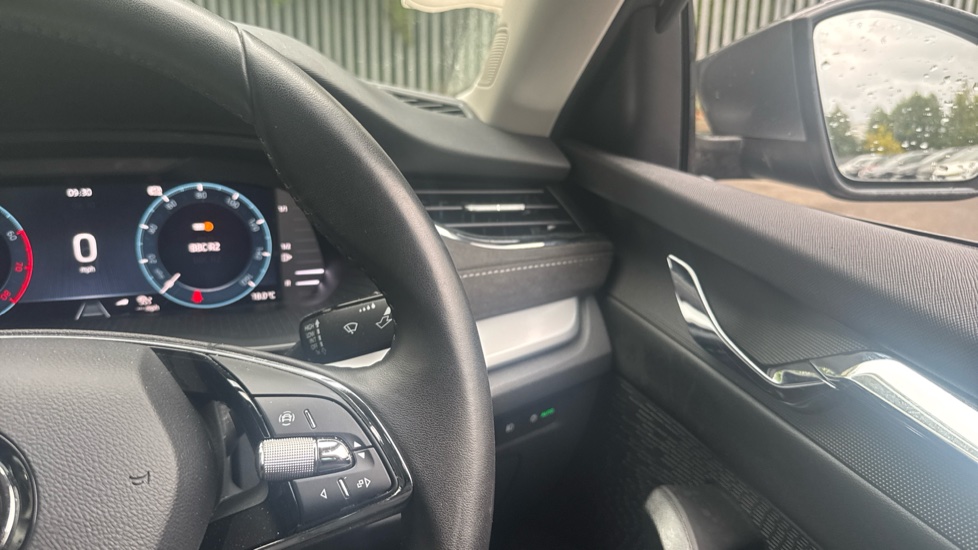 Skoda Octavia 1.5 TSI SE L 5dr Petrol Hatchback - Image 18