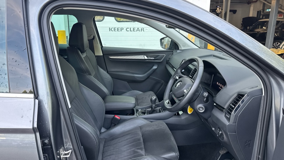 Skoda Karoq 1.5 TSI SE L 5dr Petrol Estate - Image 15