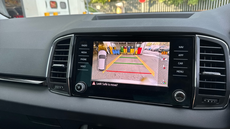 Skoda Karoq 1.5 TSI SE L 5dr Petrol Estate - Image 25
