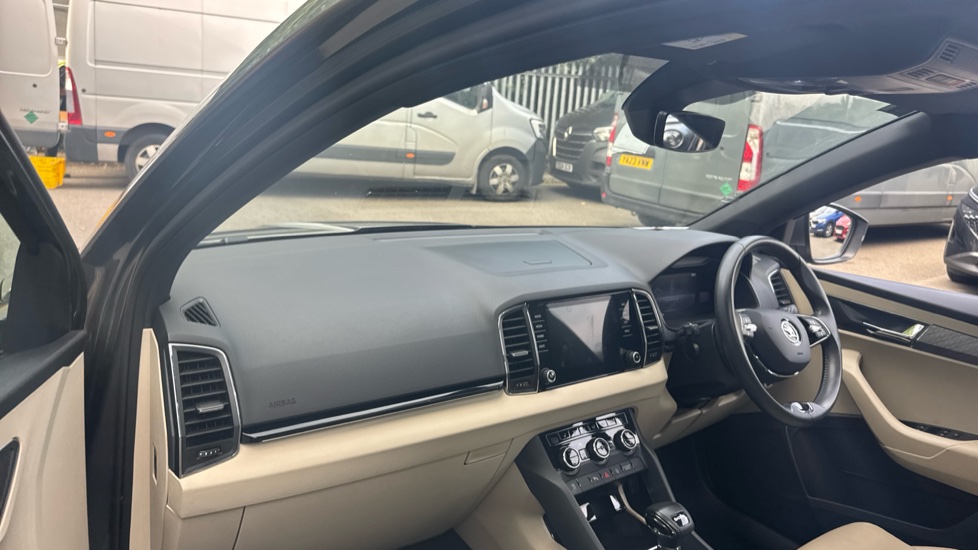Skoda Karoq 1.5 TSI SE L 5dr DSG Petrol Estate - Image 2