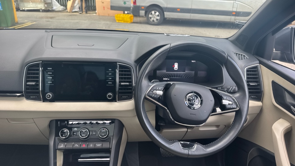 Skoda Karoq 1.5 TSI SE L 5dr DSG Petrol Estate - Image 10