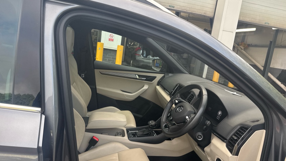 Skoda Karoq 1.5 TSI SE L 5dr DSG Petrol Estate - Image 15