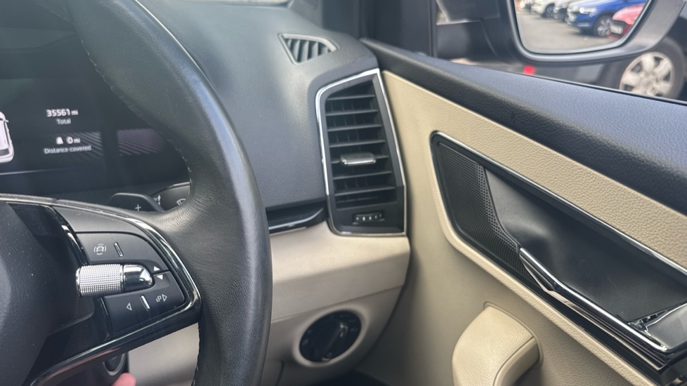 Skoda Karoq 1.5 TSI SE L 5dr DSG Petrol Estate - Image 22