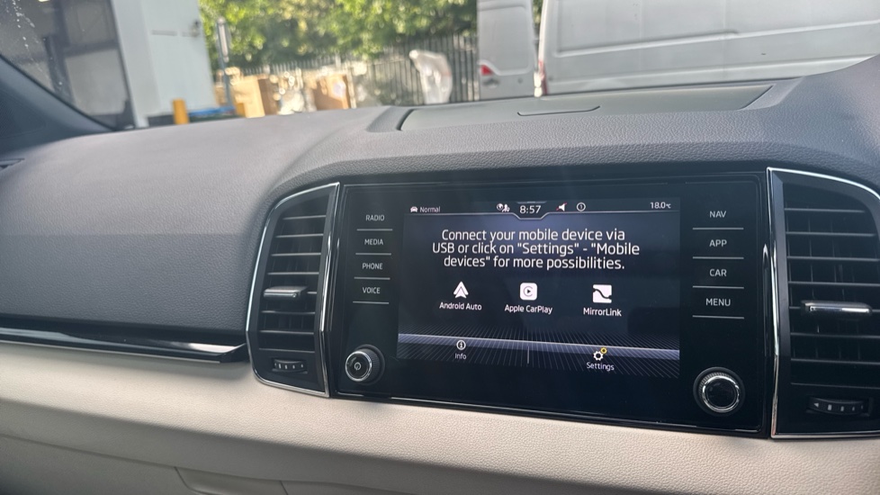 Skoda Karoq 1.5 TSI SE L 5dr DSG Petrol Estate - Image 30