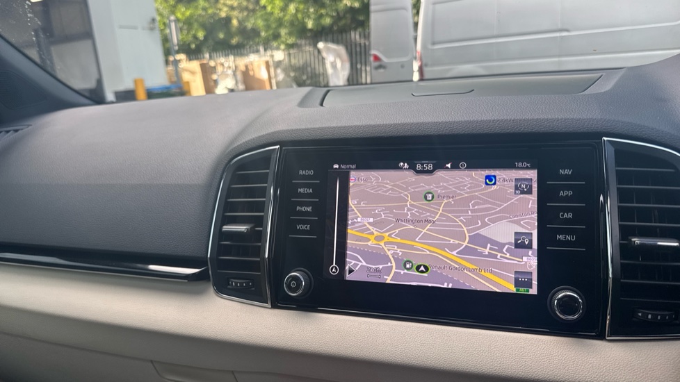 Skoda Karoq 1.5 TSI SE L 5dr DSG Petrol Estate - Image 31