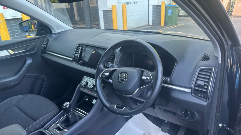 Skoda Karoq 1.0 TSI SE Drive 5dr Petrol Estate - Image 6