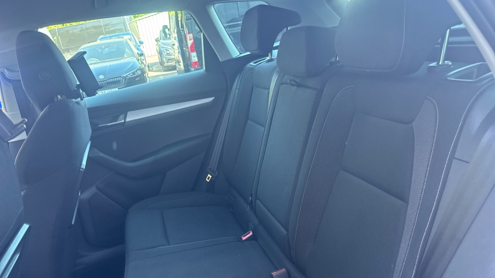 Skoda Karoq 1.0 TSI SE Drive 5dr Petrol Estate - Image 16