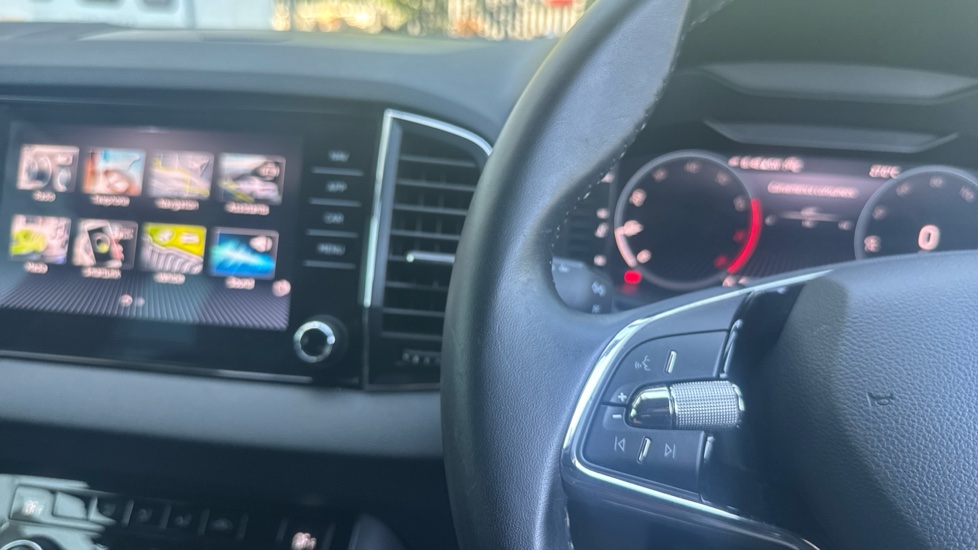Skoda Karoq 1.0 TSI SE Drive 5dr Petrol Estate - Image 17