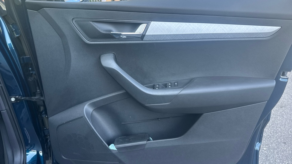 Skoda Karoq 1.0 TSI SE Drive 5dr Petrol Estate - Image 19