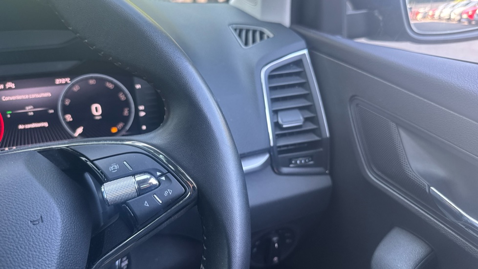 Skoda Karoq 1.0 TSI SE Drive 5dr Petrol Estate - Image 22