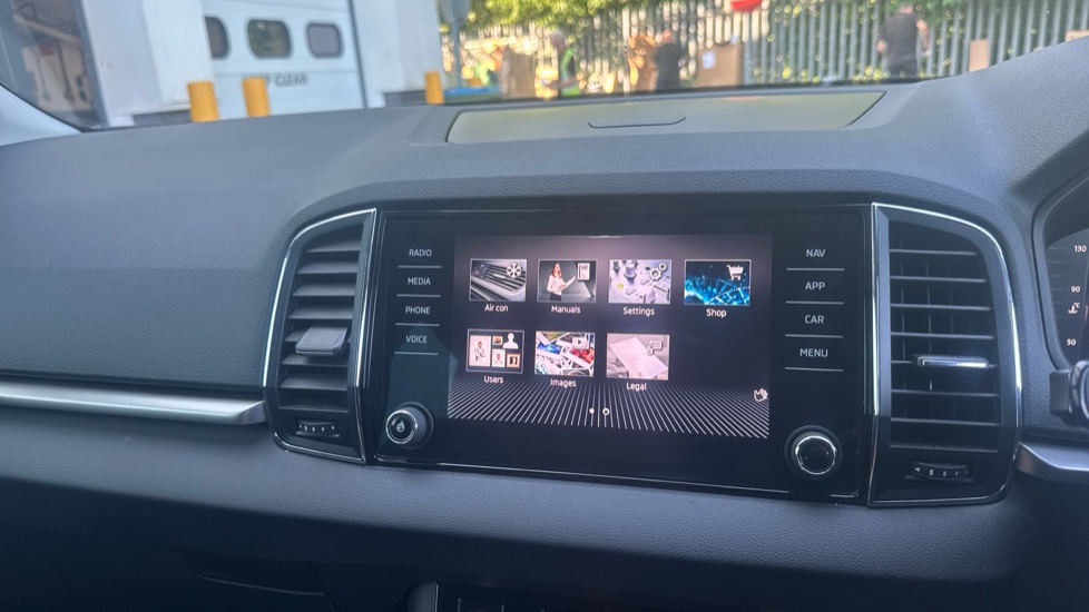 Skoda Karoq 1.0 TSI SE Drive 5dr Petrol Estate - Image 25