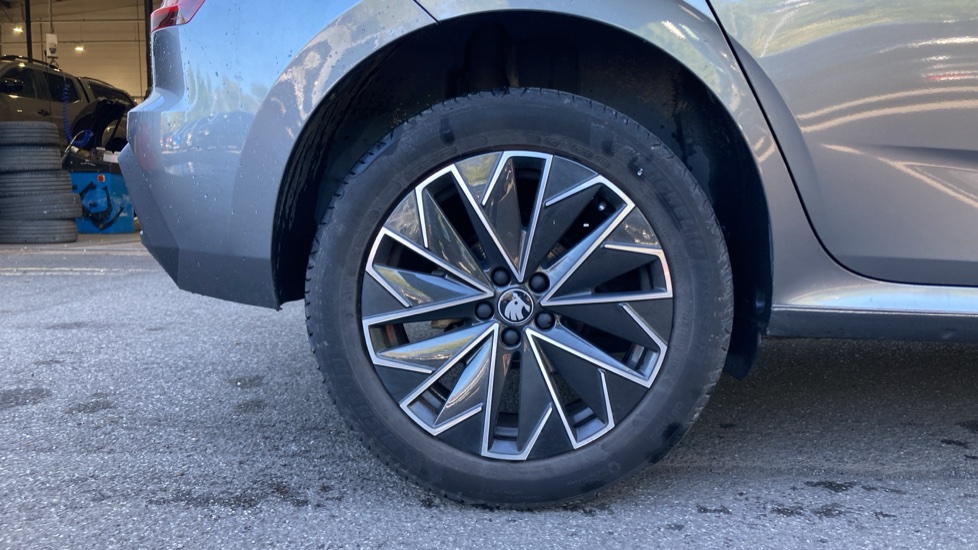 Skoda Kamiq 1.0 TSI Design Edition 5dr Petrol Hatchback - Image 5