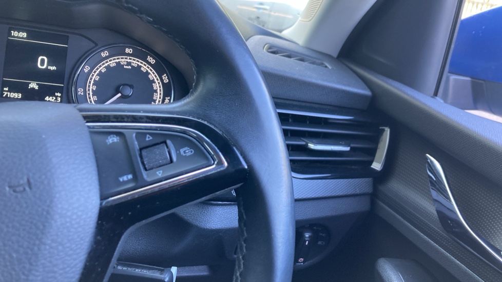 Skoda Scala 1.0 TSI 95 SE 5dr Petrol Hatchback - Image 22