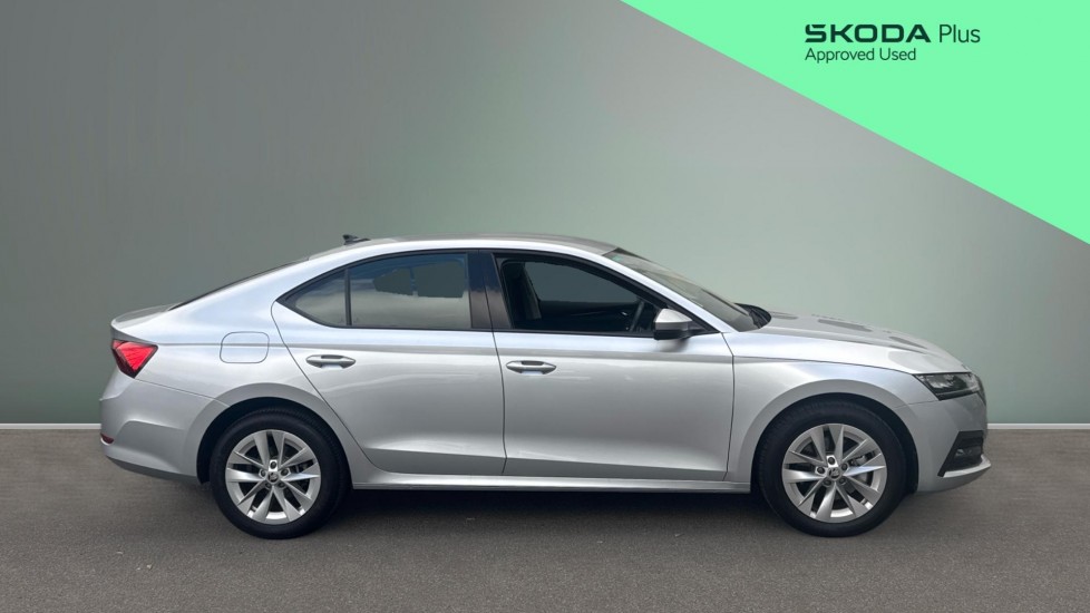 Skoda Octavia 1.4 TSI iV SE Technology DSG 5dr Hatchback - Image 4