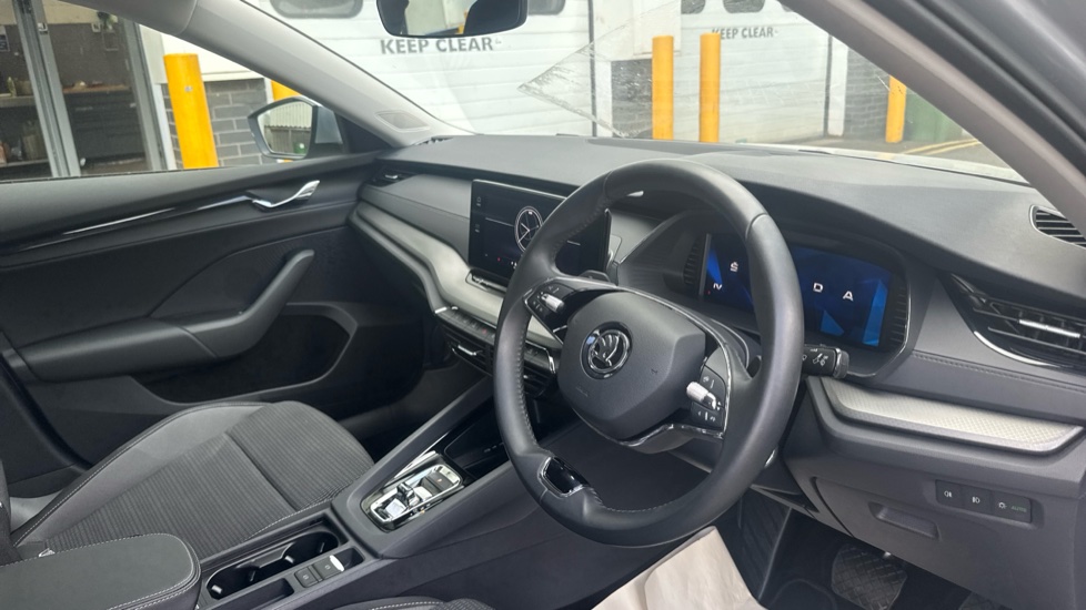 Skoda Octavia 1.4 TSI iV SE Technology DSG 5dr Hatchback - Image 6