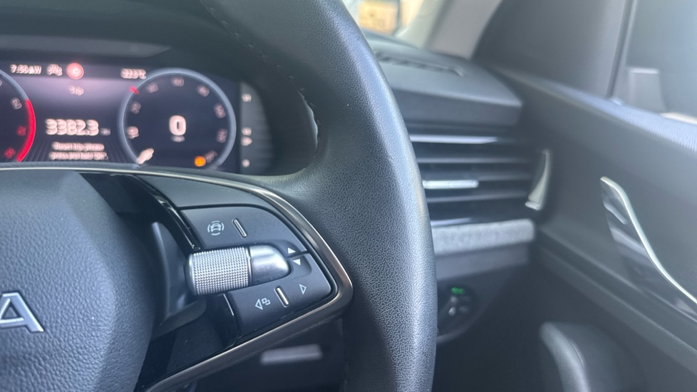Skoda Kamiq 1.0 TSI 95 SE Edition 5dr Petrol Hatchback - Image 18