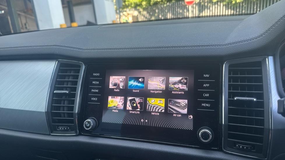 Skoda Kodiaq 1.5 TSI SE Drive 5dr DSG [7 Seat] Petrol Estate - Image 12