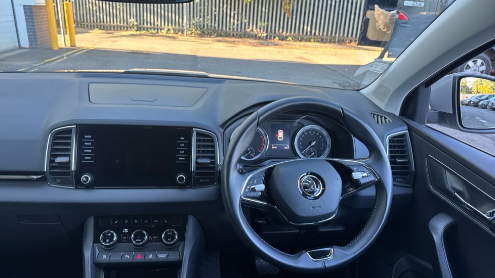 Skoda Karoq 1.5 TSI SE L 5dr DSG Petrol Estate - Image 10