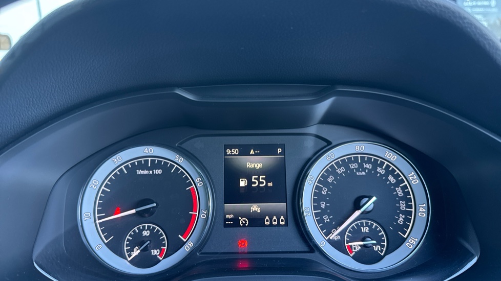 Skoda Karoq 1.5 TSI SE L 5dr DSG Petrol Estate - Image 11