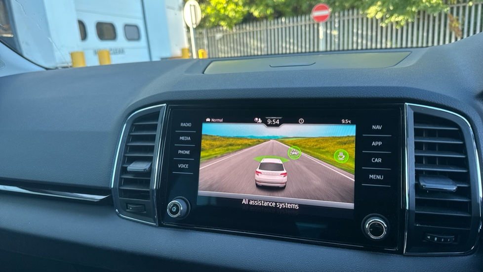 Skoda Karoq 1.5 TSI SE L 5dr DSG Petrol Estate - Image 29