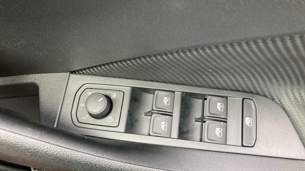 Skoda Kamiq 1.0 TSI Monte Carlo Edition 5dr Petrol Hatchback - Image 24