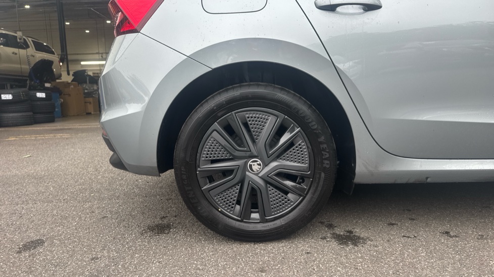 Skoda Fabia 1.0 TSI Design Edition 5dr Petrol Hatchback - Image 5