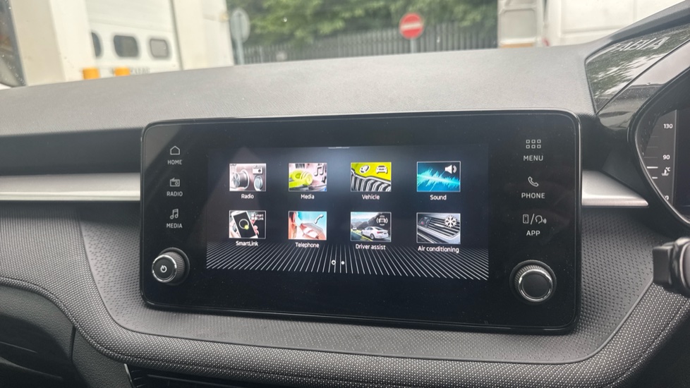 Skoda Fabia 1.0 TSI Design Edition 5dr Petrol Hatchback - Image 12