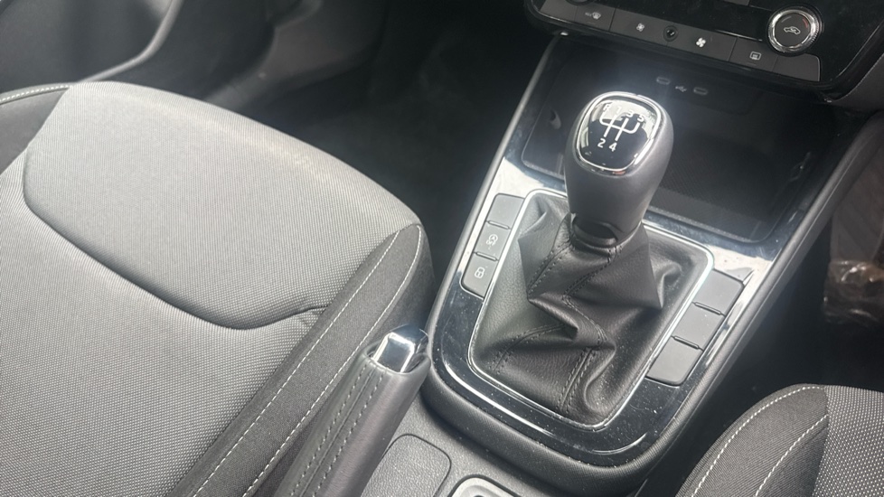 Skoda Fabia 1.0 TSI Design Edition 5dr Petrol Hatchback - Image 14