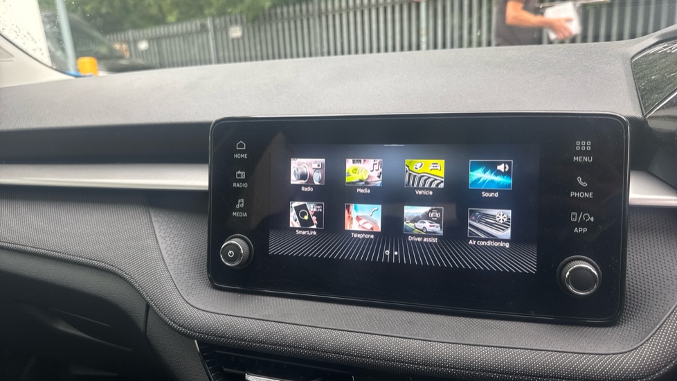 Skoda Fabia 1.0 TSI Design Edition 5dr Petrol Hatchback - Image 24