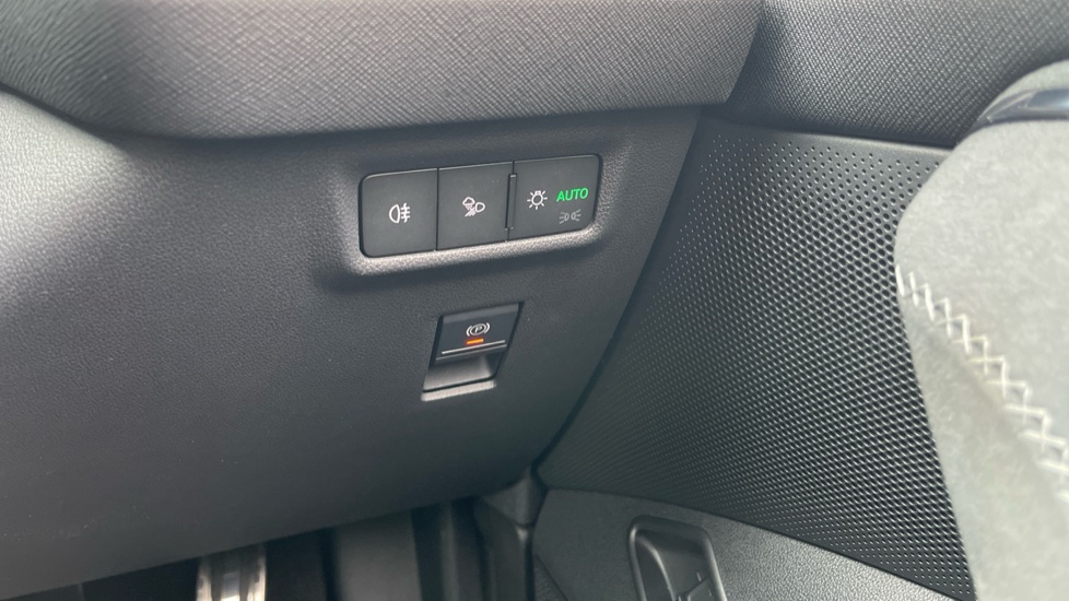 Skoda Kodiaq 1.5 TSI iV 204 SportLine 5dr DSG Estate - Image 37