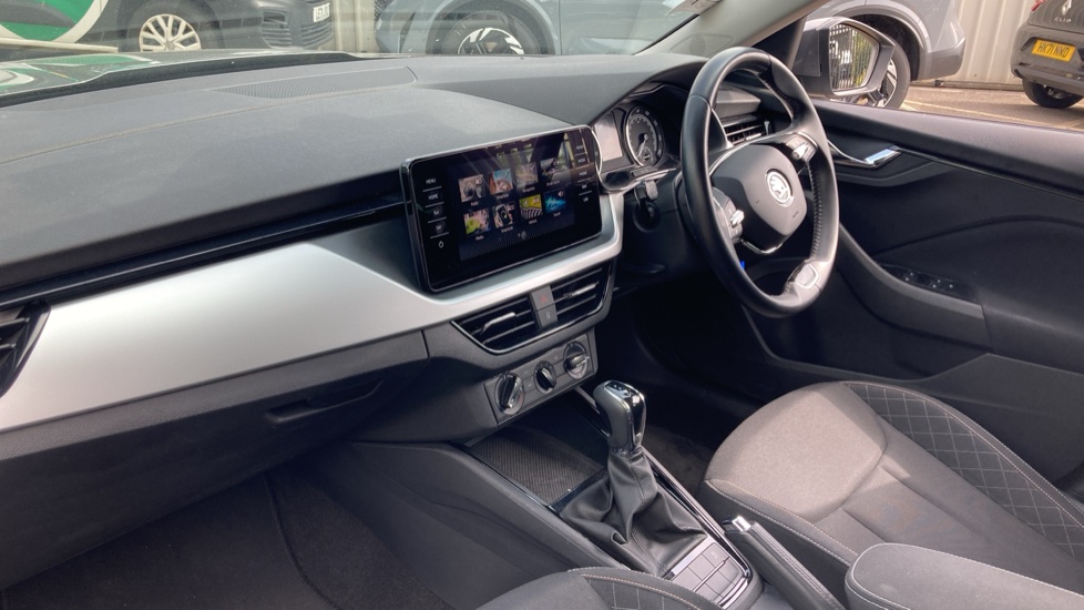Skoda Kamiq 1.5 TSI SE Drive 5dr DSG Petrol Hatchback - Image 2