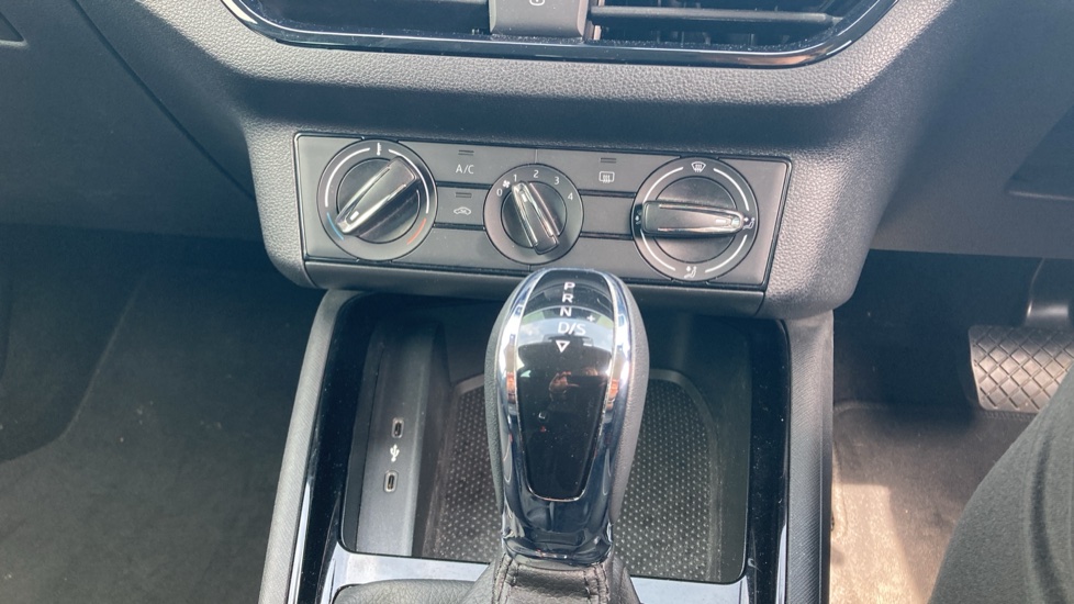 Skoda Kamiq 1.5 TSI SE Drive 5dr DSG Petrol Hatchback - Image 13