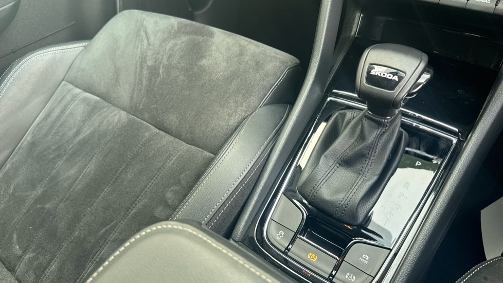 Skoda Karoq 1.5 TSI SE L 5dr DSG Petrol Estate - Image 14