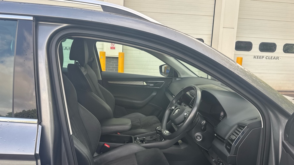 Skoda Karoq 1.5 TSI SE L 5dr DSG Petrol Estate - Image 15