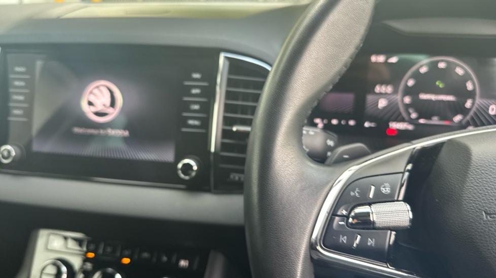Skoda Karoq 1.5 TSI SE L 5dr DSG Petrol Estate - Image 17