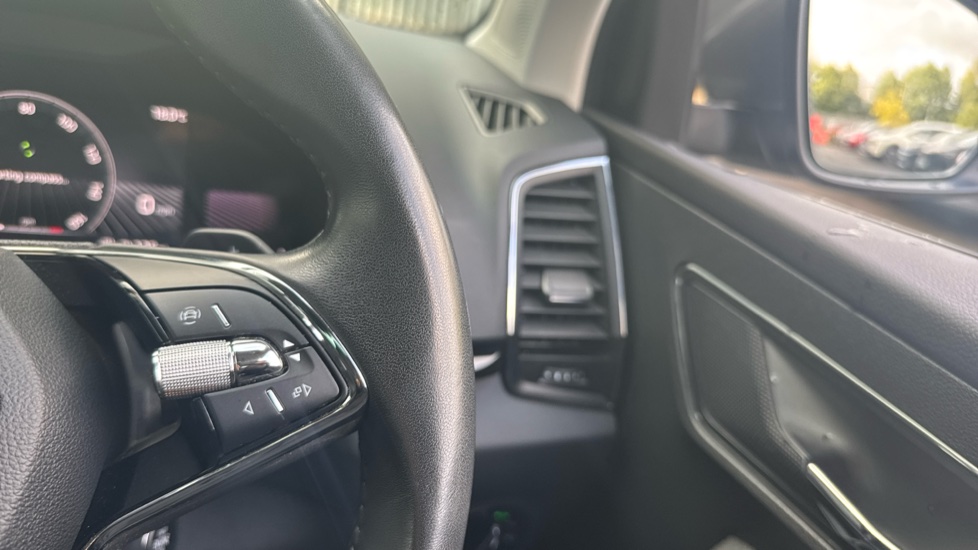 Skoda Karoq 1.5 TSI SE L 5dr DSG Petrol Estate - Image 18