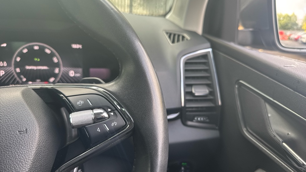 Skoda Karoq 1.5 TSI SE L 5dr DSG Petrol Estate - Image 22