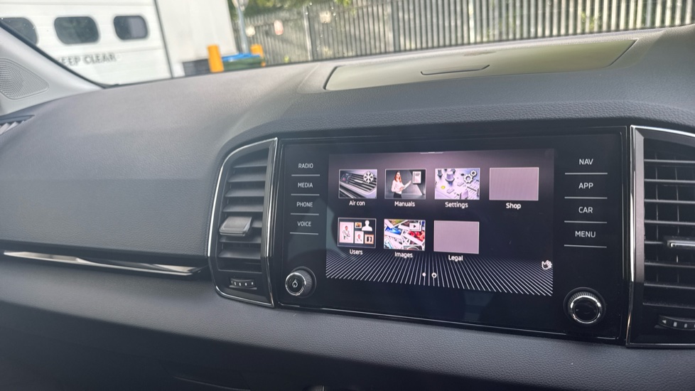 Skoda Karoq 1.5 TSI SE L 5dr DSG Petrol Estate - Image 27