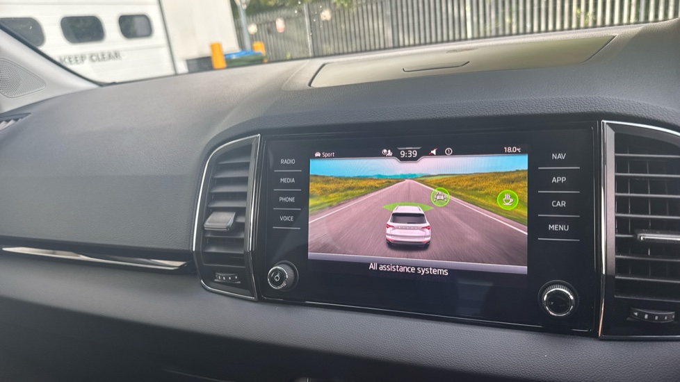 Skoda Karoq 1.5 TSI SE L 5dr DSG Petrol Estate - Image 30