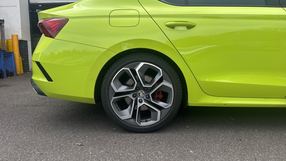 Skoda Octavia 2.0 TSI vRS 5dr DSG Petrol Hatchback - Image 5