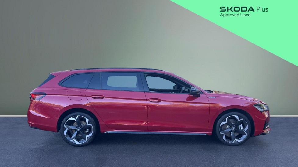 Skoda Superb 1.5 TSI iV Sportline 5dr DSG Estate - Image 4
