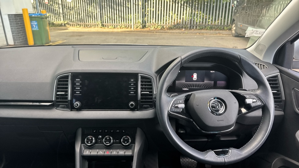 Skoda Karoq 1.5 TSI SE L 5dr DSG Petrol Estate - Image 10