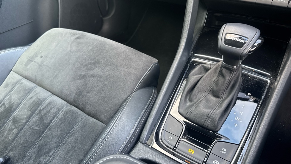 Skoda Karoq 1.5 TSI SE L 5dr DSG Petrol Estate - Image 14