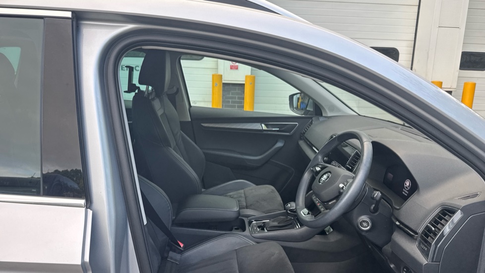 Skoda Karoq 1.5 TSI SE L 5dr DSG Petrol Estate - Image 15