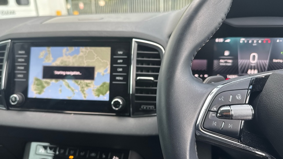 Skoda Karoq 1.5 TSI SE L 5dr DSG Petrol Estate - Image 17