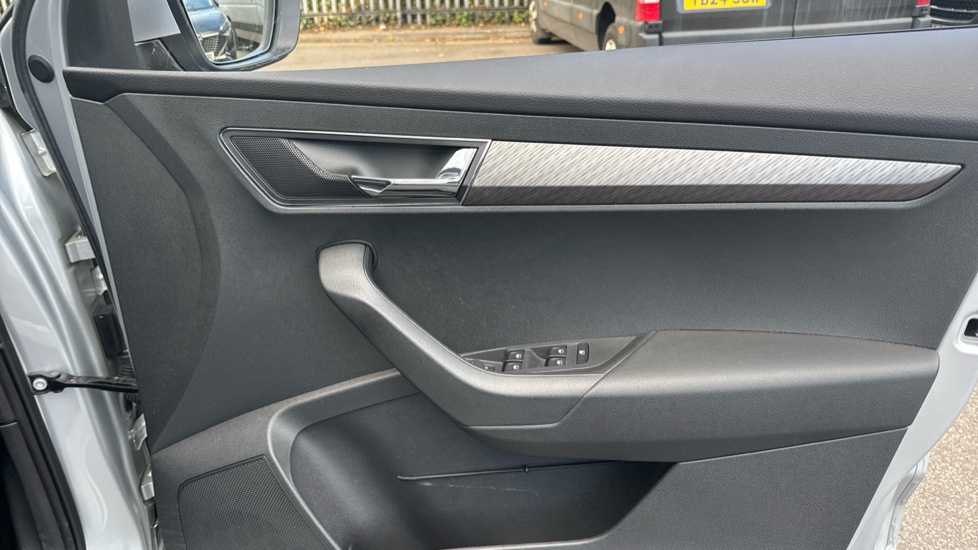 Skoda Karoq 1.5 TSI SE L 5dr DSG Petrol Estate - Image 19