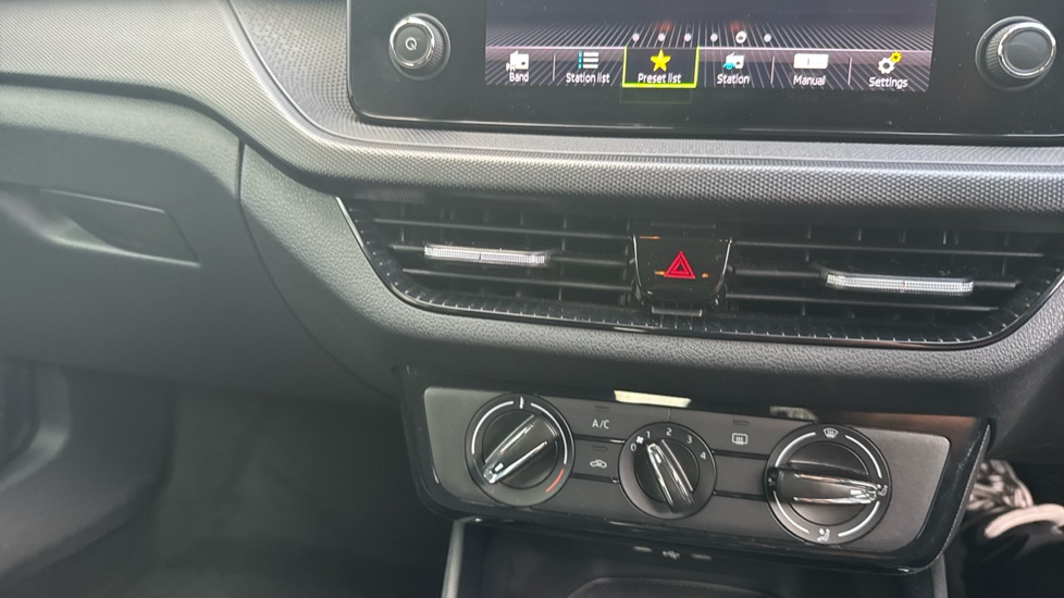 Skoda Fabia 1.0 TSI Colour Edition 5dr Petrol Hatchback - Image 13