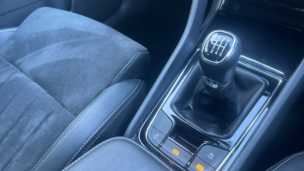 Skoda Karoq 1.5 TSI SE L 5dr Petrol Estate - Image 14