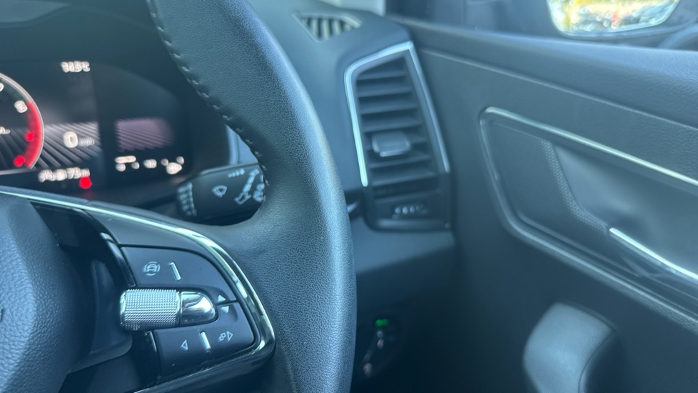 Skoda Karoq 1.5 TSI SE L 5dr Petrol Estate - Image 18